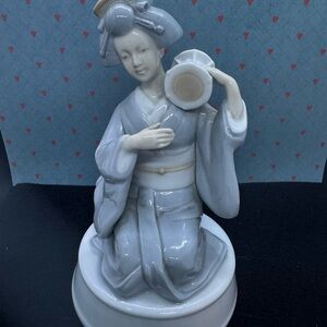 Vintage Otagiri Japanese Geisha Musical Figurine